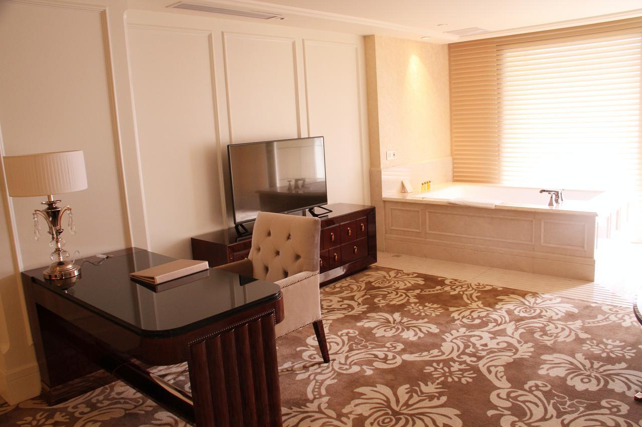 גואנגג'ואו Lake Piedmont International Hotel מראה חיצוני תמונה